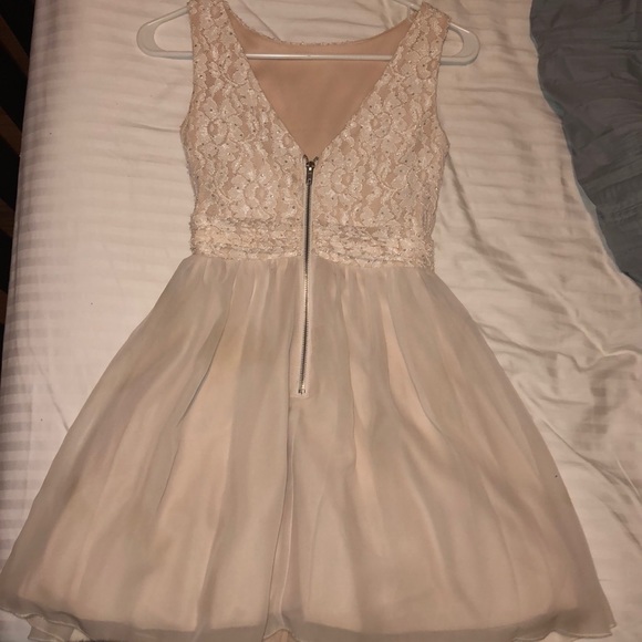 ADORABLE AND CLASSY - Picture 2 of 5